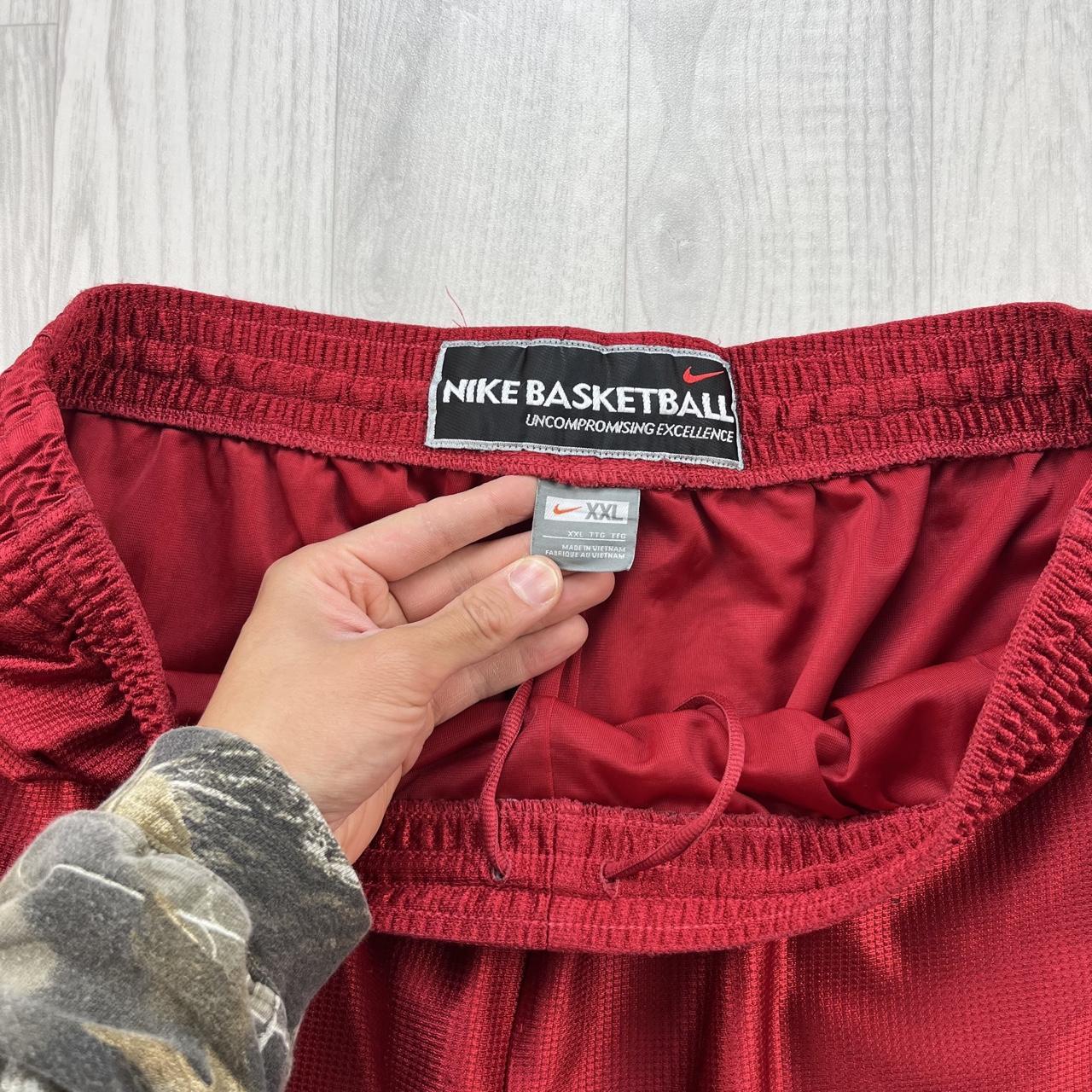 VINTAGE Y2K NIKE BAGGY BASKETBALL SPORT SHORTS RED