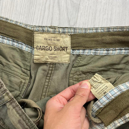 VINTAGE Y2K FADED GLORY BAGGY CAMO CARGO SHORTS