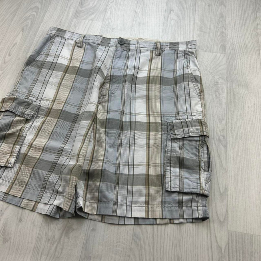 VINTAGE Y2K DOCKERS BAGGY CHECKERED PLAID CARGO SHORTS LIGHT BLUE / CREAM