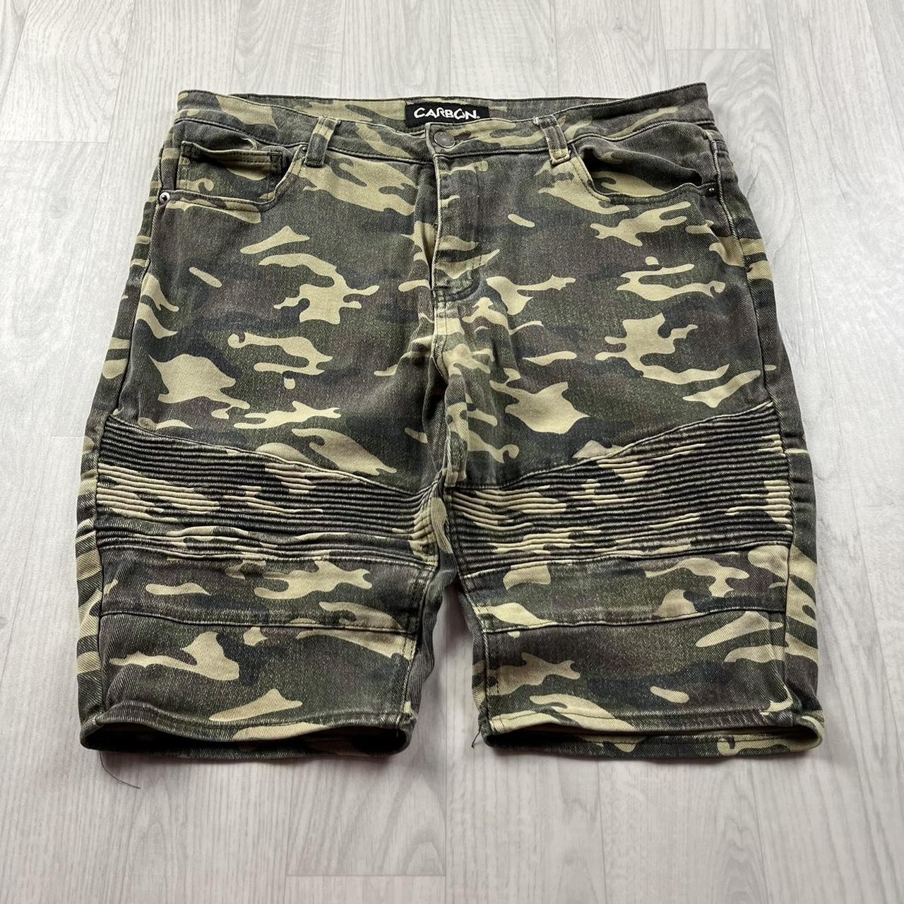 VINTAGE Y2K LOOSE CAMO SHORTS