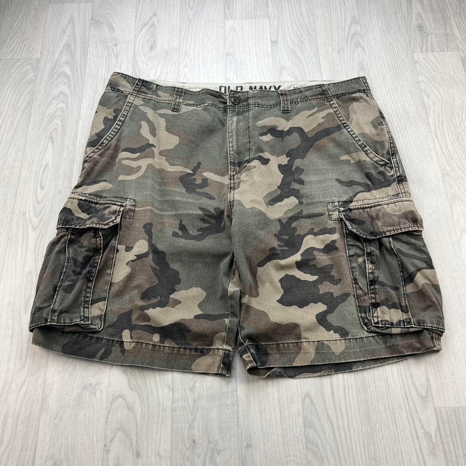 VINTAGE Y2K OLD NAVY BAGGY CAMO CARGO SHORTS GREEN