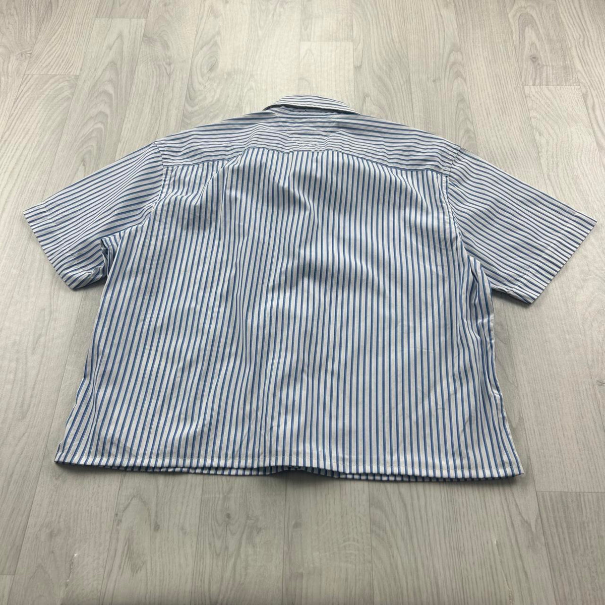 VINTAGE 00s TOMMY HILFIGER STRIPED CROPPED SHORT SLEEVE BUTTON UP SHIRT BLUE