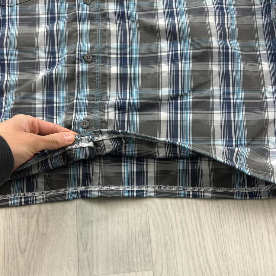 VINTAGE 00s COLUMBIA GINGHAM CROPPED SHORT SLEEVE BUTTON UP SHIRT BLUE / GREY