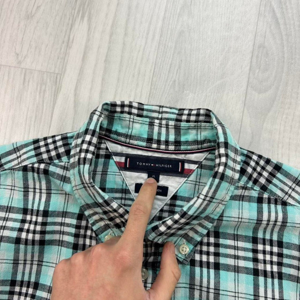 VINTAGE 00s TOMMY HILFIGER CHECKERED CROPPED SHORT SLEEVE BUTTON UP SHIRT BLACK / TURQUOISE