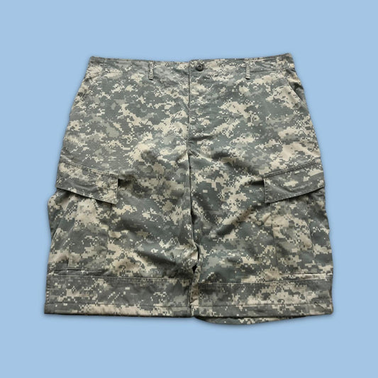 VINTAGE Y2K BAGGY LOOSE DIGITAL CAMO PRINT SHORTS