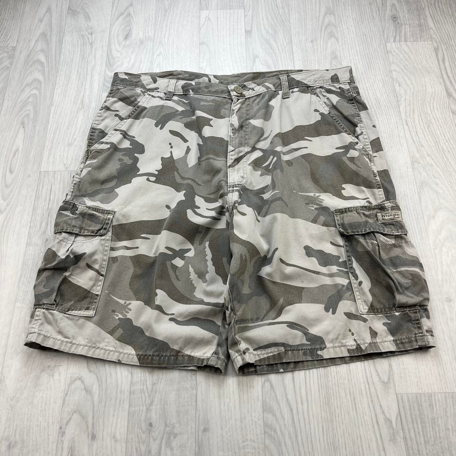 VINTAGE Y2K WRANGLER BAGGY CAMO CARGO SHORTS KHAKI CREAM