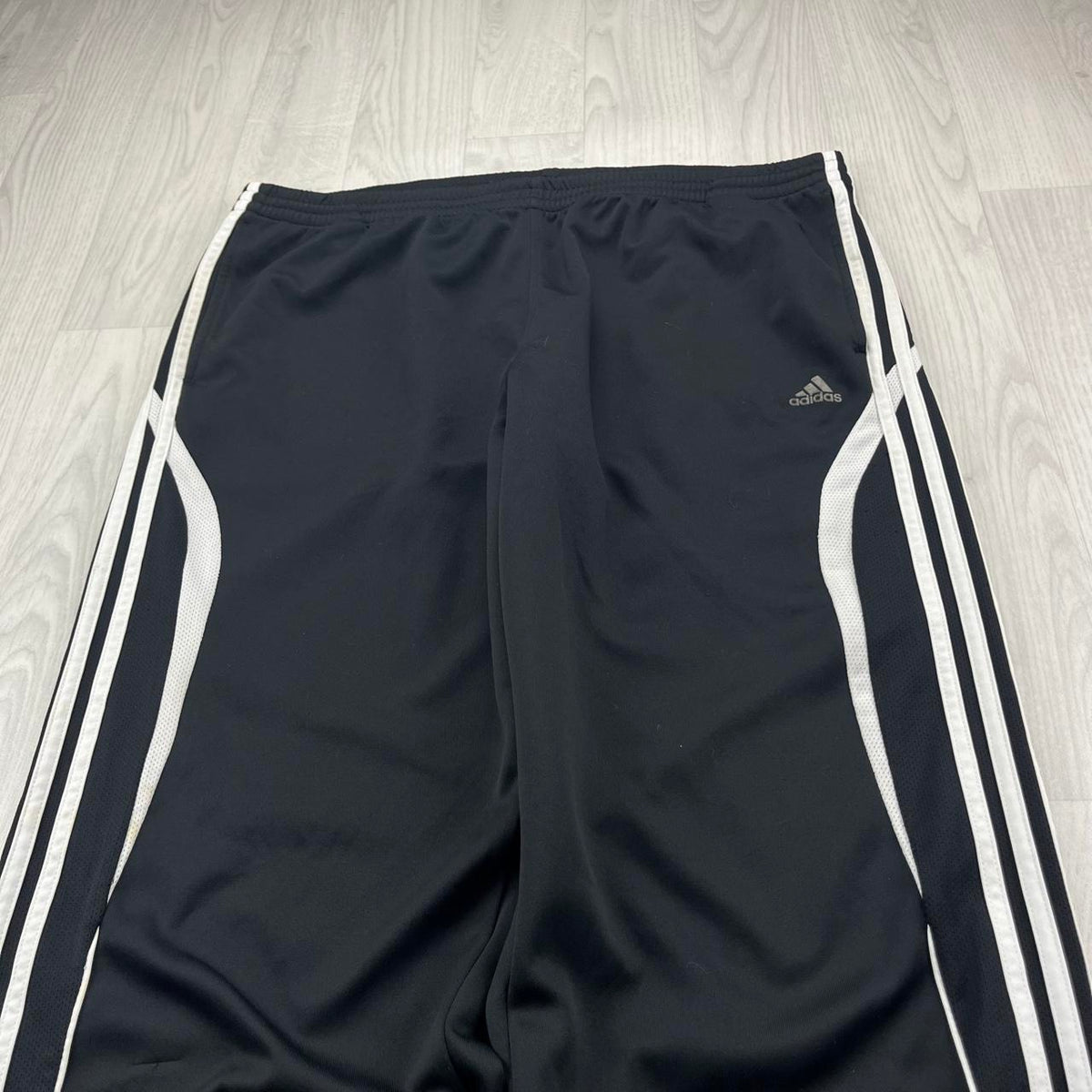 VINTAGE Y2K ADIDAS SIDE STRIPE BAGGY TRACKSUIT BOTTOMS BLACK