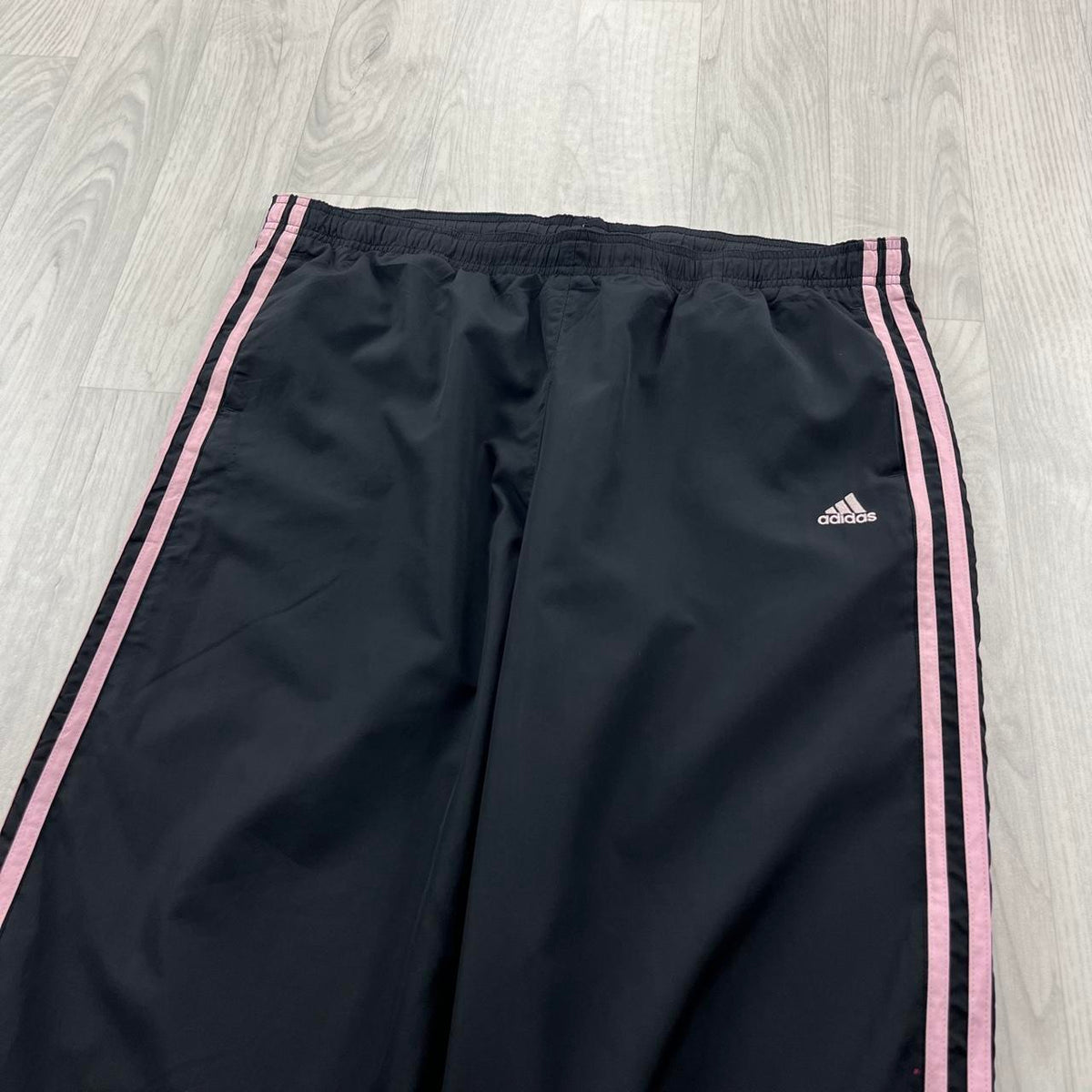 VINTAGE Y2K ADIDAS BAGGY TRACKSUIT BOTTOMS BLACK / PINK