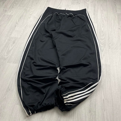 VINTAGE Y2K ADIDAS SIDE STRIPE TECHNICAL BAGGY TRACKSUIT BOTTOMS BLACK WHITE (2XL)