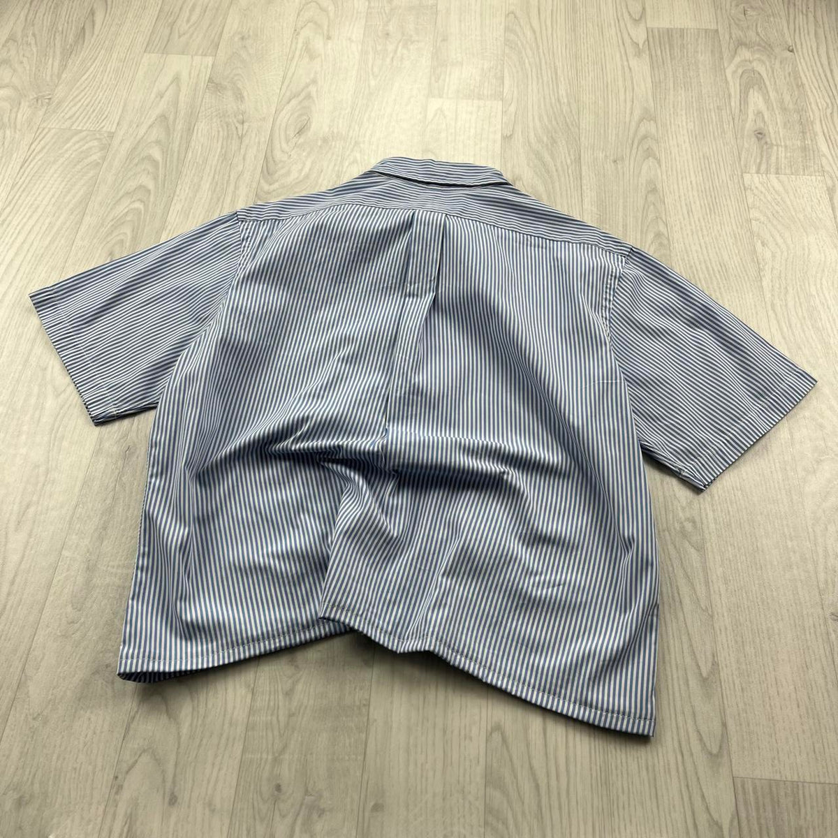 VINTAGE 00s RALPH LAUREN STRIPED CROPPED SHORT SLEEVE BUTTON UP SHIRT BLUE