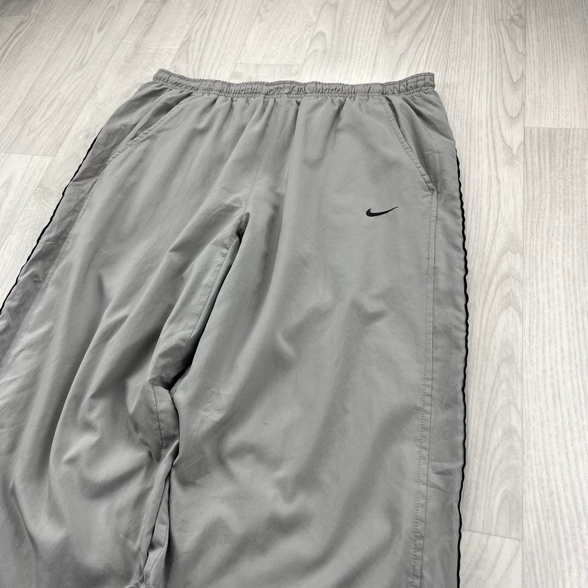 VINTAGE Y2K NIKE BAGGY TECHNICAL TRACKSUIT BOTTOMS GREY