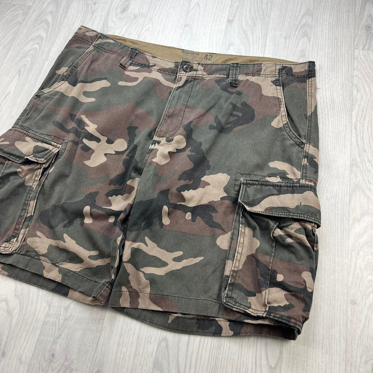 VINTAGE Y2K OLD NAVY BAGGY CAMO CARGO SHORTS KHAKI GREEN