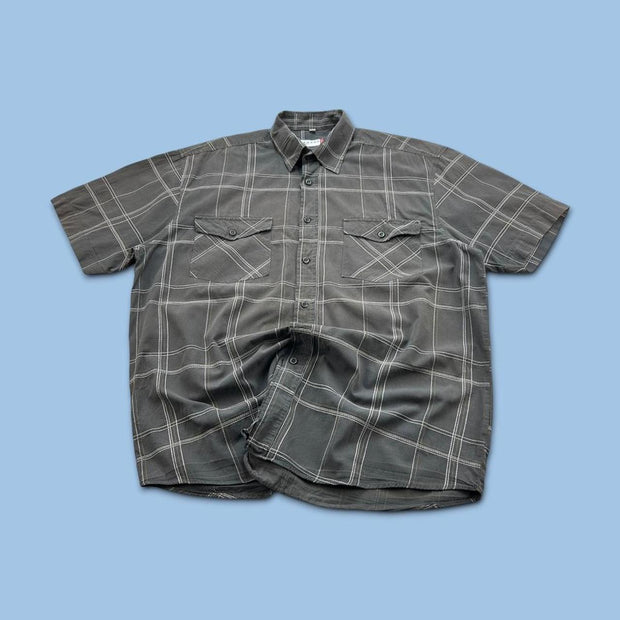VINTAGE 00s CHECKERED SHORT SLEEVE BUTTON UP SHIRT BROWN