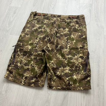 VINTAGE Y2K BAGGY LOOSE DIGITAL CAMO SHORTS