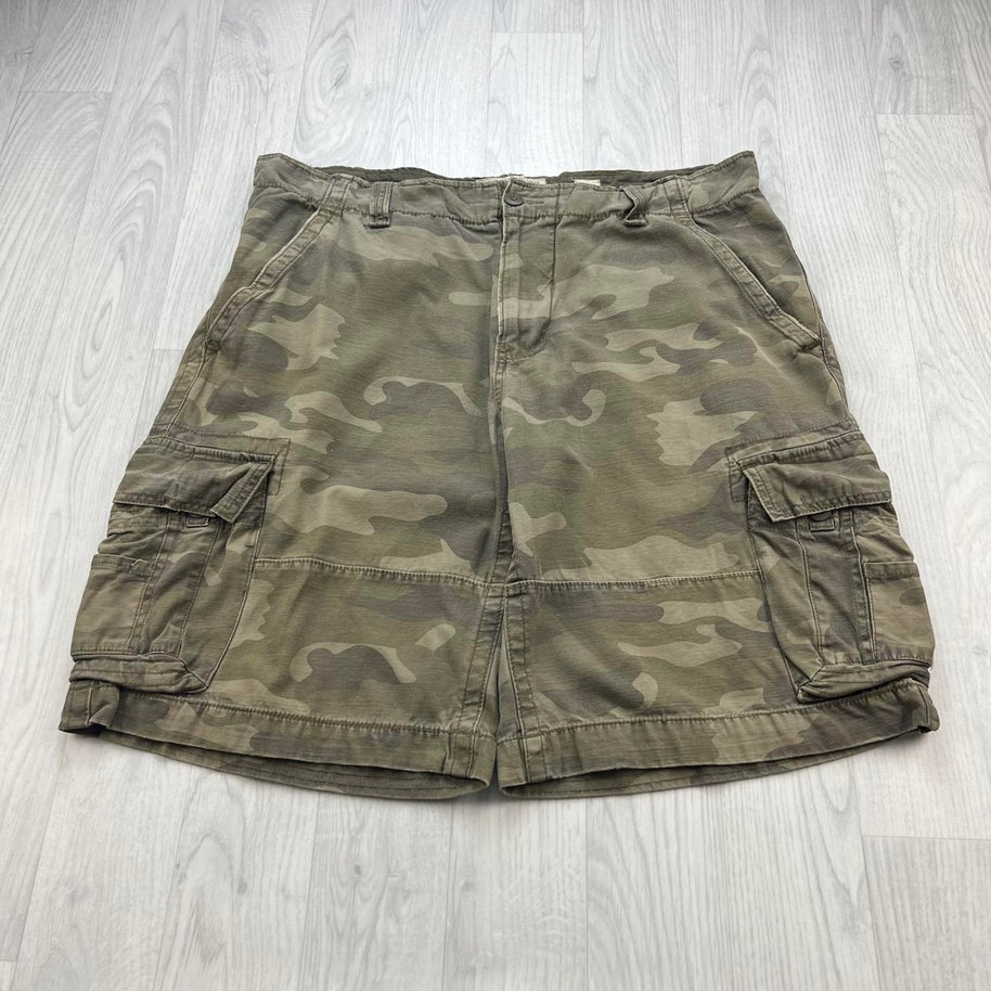 VINTAGE Y2K NO BOUNDARIES BAGGY CAMO CARGO SHORTS KHAKI