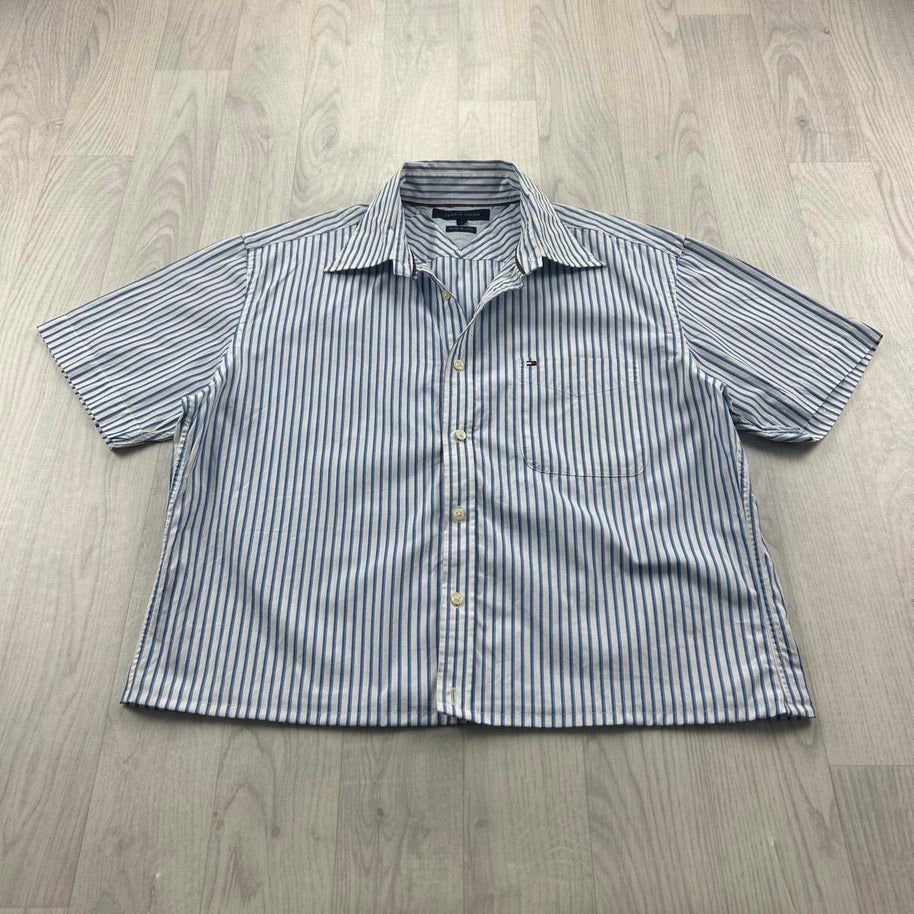 VINTAGE 00s TOMMY HILFIGER STRIPED CROPPED SHORT SLEEVE BUTTON UP SHIRT BLUE