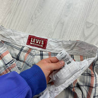 VINTAGE Y2K LEVIS BAGGY CHECKERED PLAID CARGO SHORTS WHITE