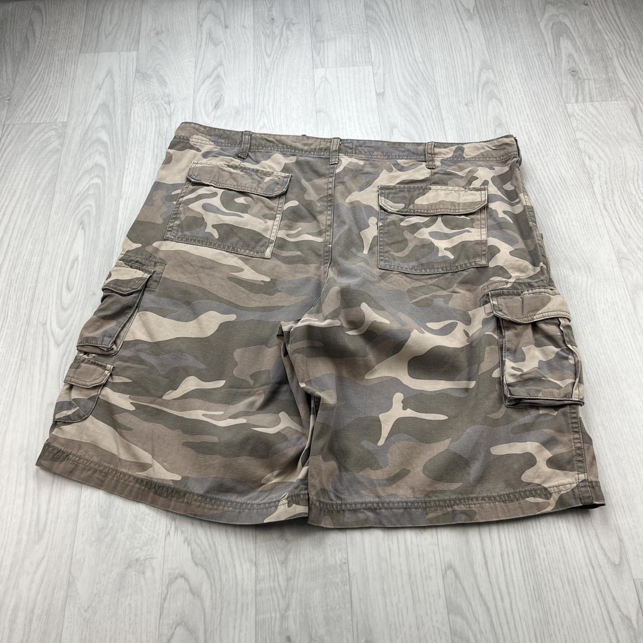 VINTAGE Y2K OLD MILL BAGGY CAMO CARGO SHORTS
