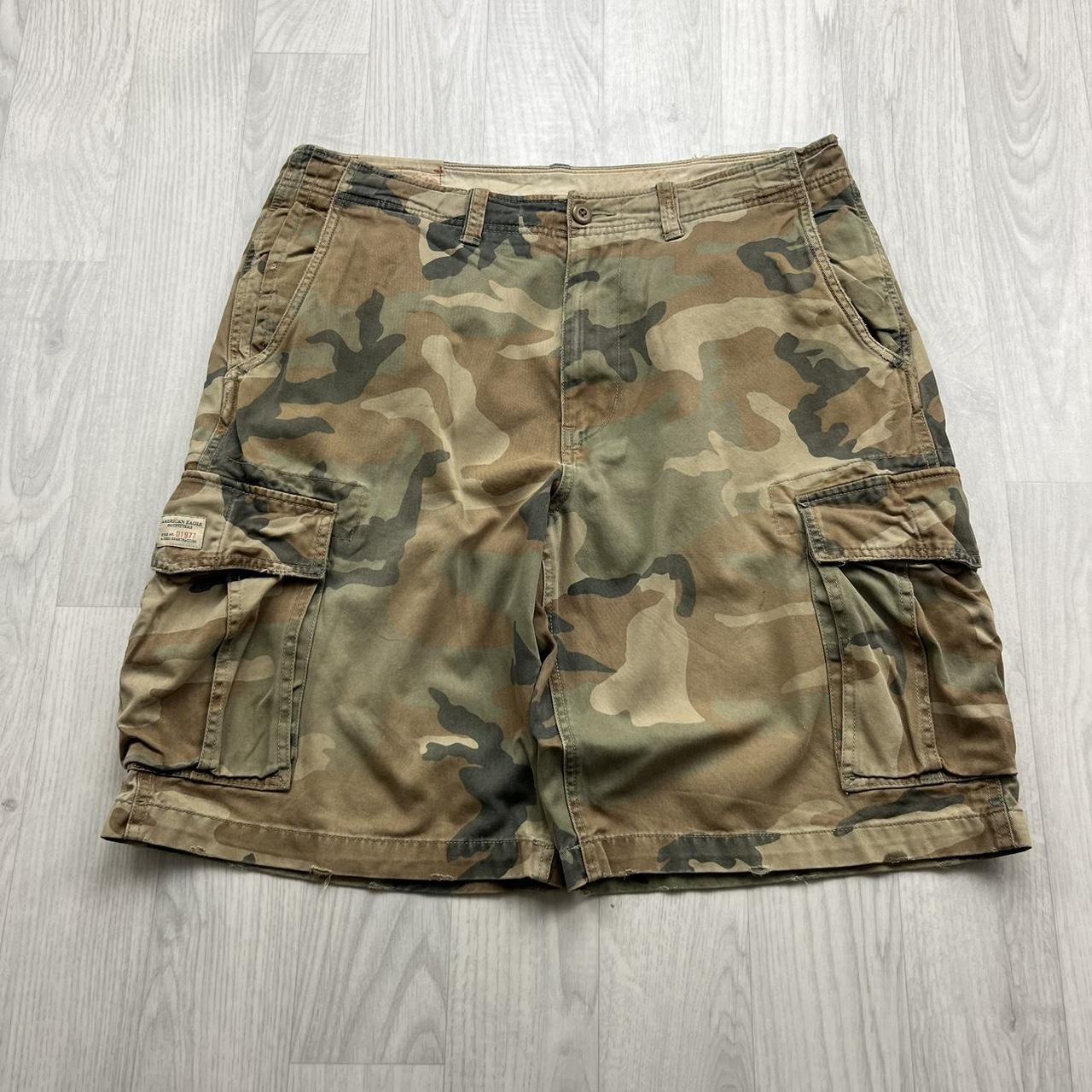VINTAGE Y2K BAGGY CAMO CARGO SHORTS
