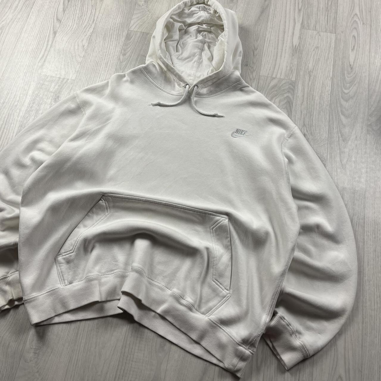 VINTAGE Y2K NIKE HOODIE WHITE