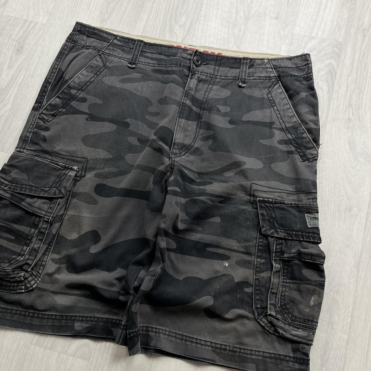 VINTAGE Y2K UNION BAY BAGGY CAMO CARGO SHORTS