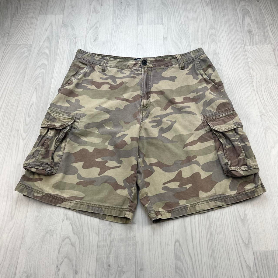 VINTAGE Y2K BAGGY CAMO CARGO SHORTS KHAKI
