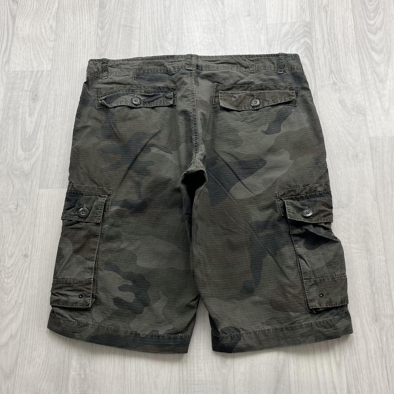 VINTAGE Y2K BAGGY CAMO CARGO SHORTS