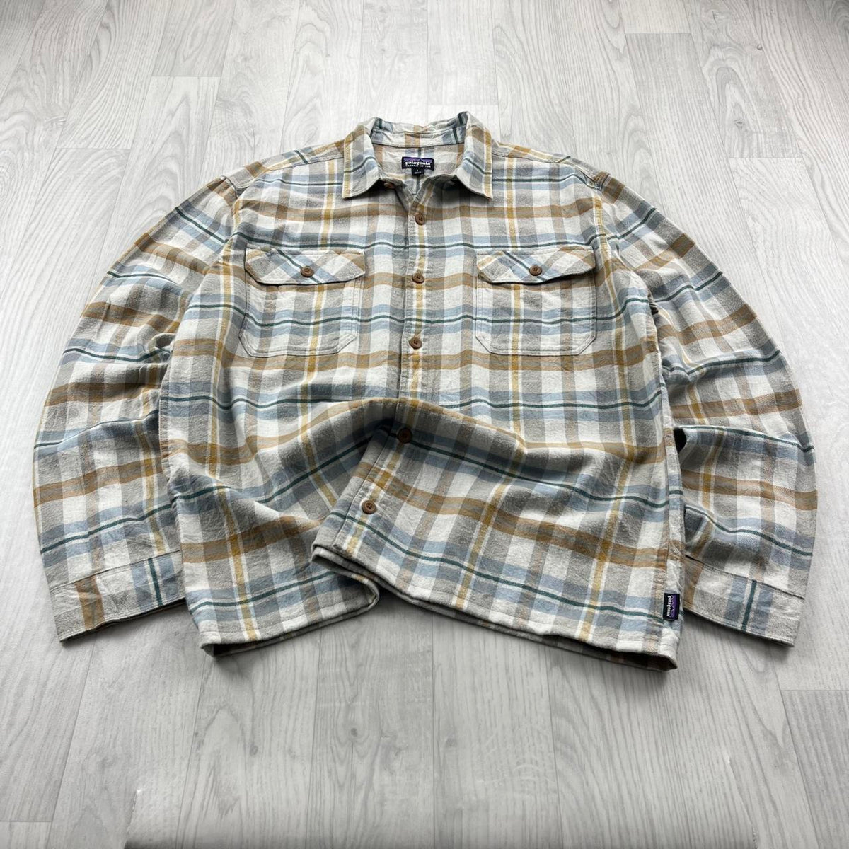 VINTAGE 00s PATAGONIA CHECKERED CROPPED LONG SLEEVE BUTTON UP SHIRT