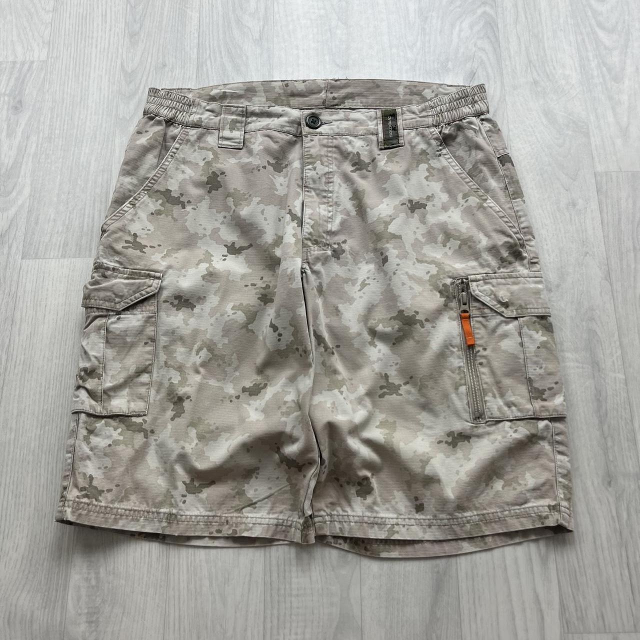 VINTAGE Y2K BAGGY LOOSE CAMO SHORTS