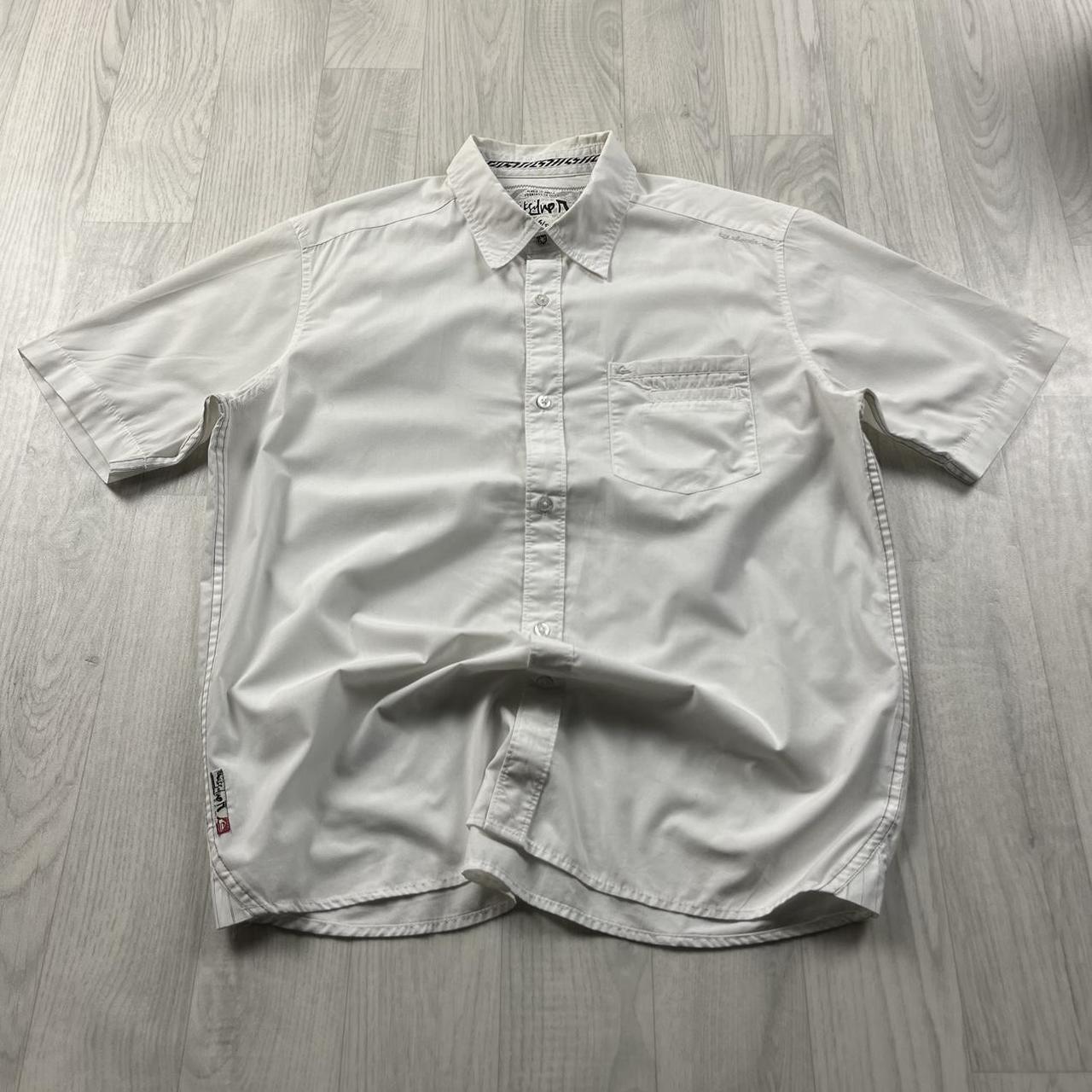 VINTAGE Y2K QUIKSILVER SHORT SLEEVE SHIRT WHITE