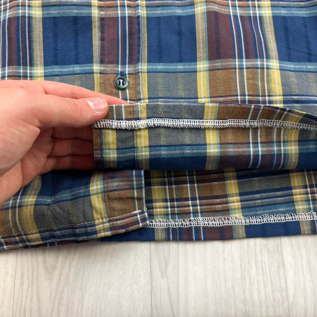 VINTAGE 00s CAMEL CHECKERED CROPPED SHORT SLEEVE BUTTON UP SHIRT NAVY