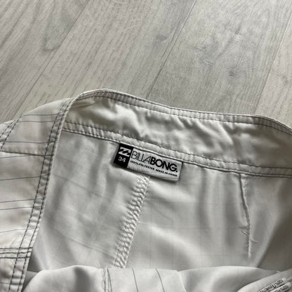 VINTAGE Y2K BILLABONG BAGGY BOARD SHORTS WHITE