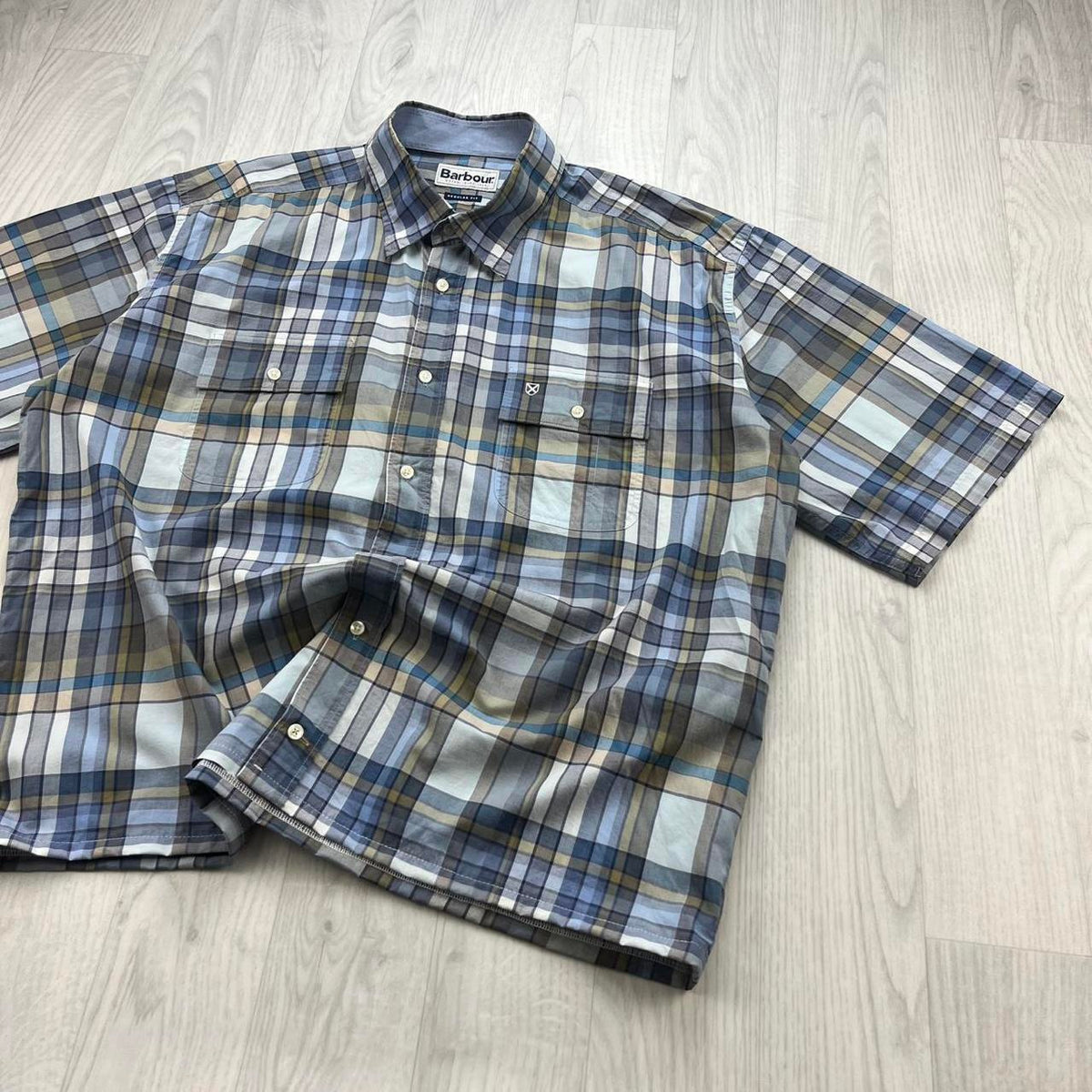 VINTAGE 00s BARBOUR CHECKERED CROPPED SHORT SLEEVE BUTTON UP SHIRT BLUE