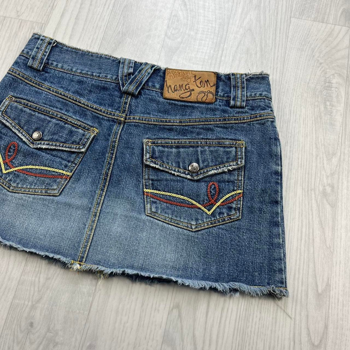 VINTAGE Y2K HANG TEN DENIM EMBROIDERED MINI SKIRT BLUE