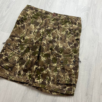 VINTAGE Y2K BAGGY LOOSE DIGITAL CAMO SHORTS
