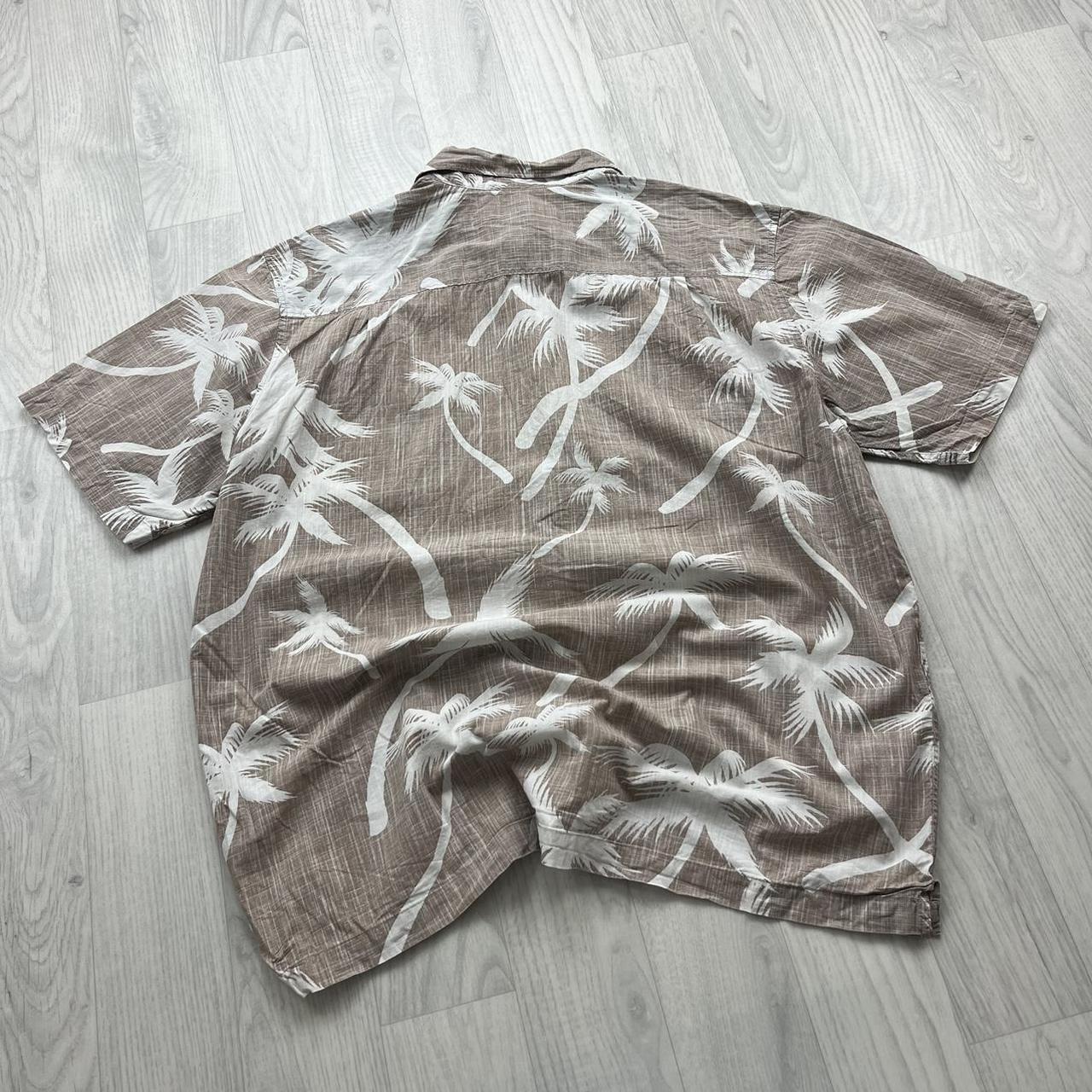 VINTAGE Y2K QUIKSILVER HAWAIIAN BUTTON UP SHORT SLEEVE SHIRT