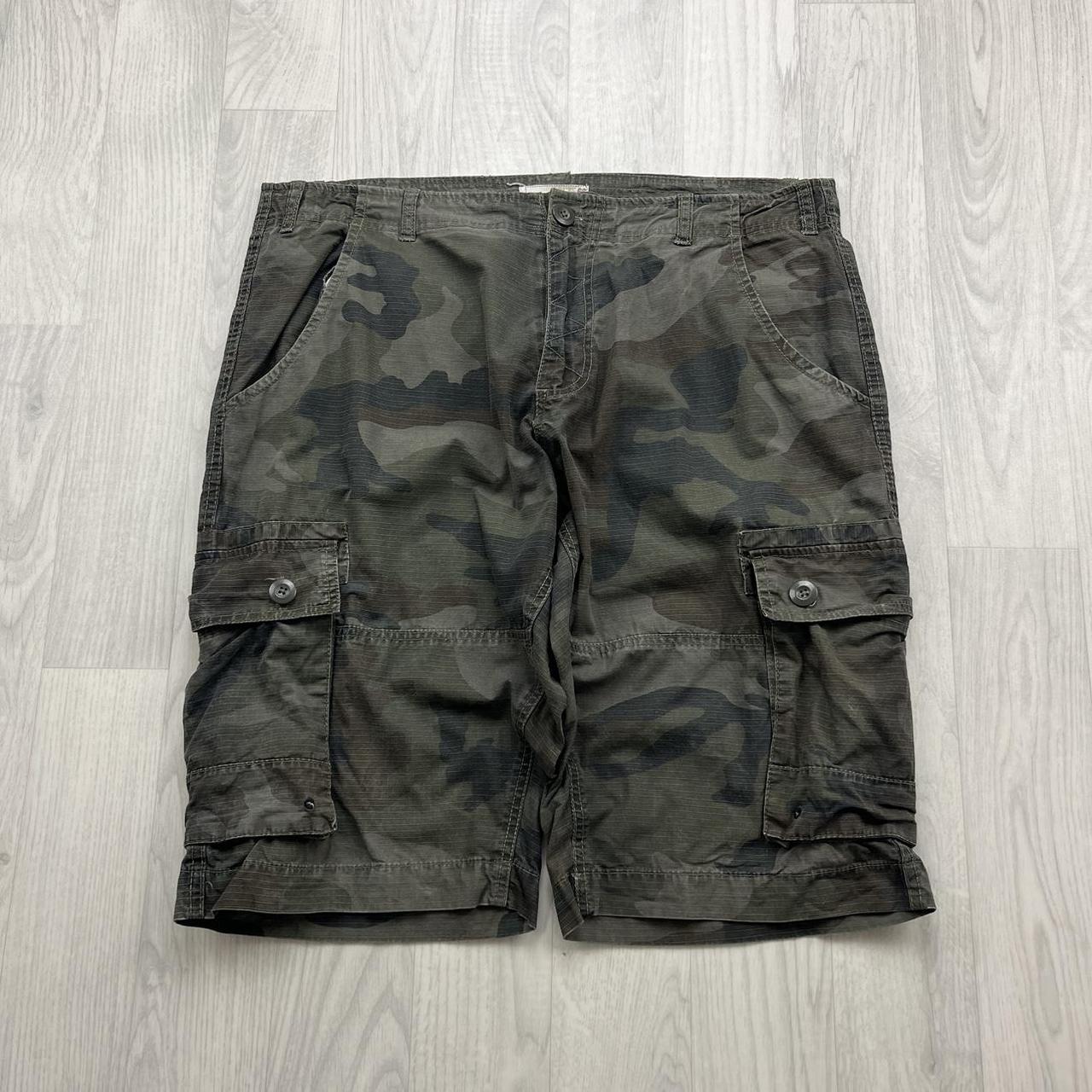 VINTAGE Y2K BAGGY CAMO CARGO SHORTS