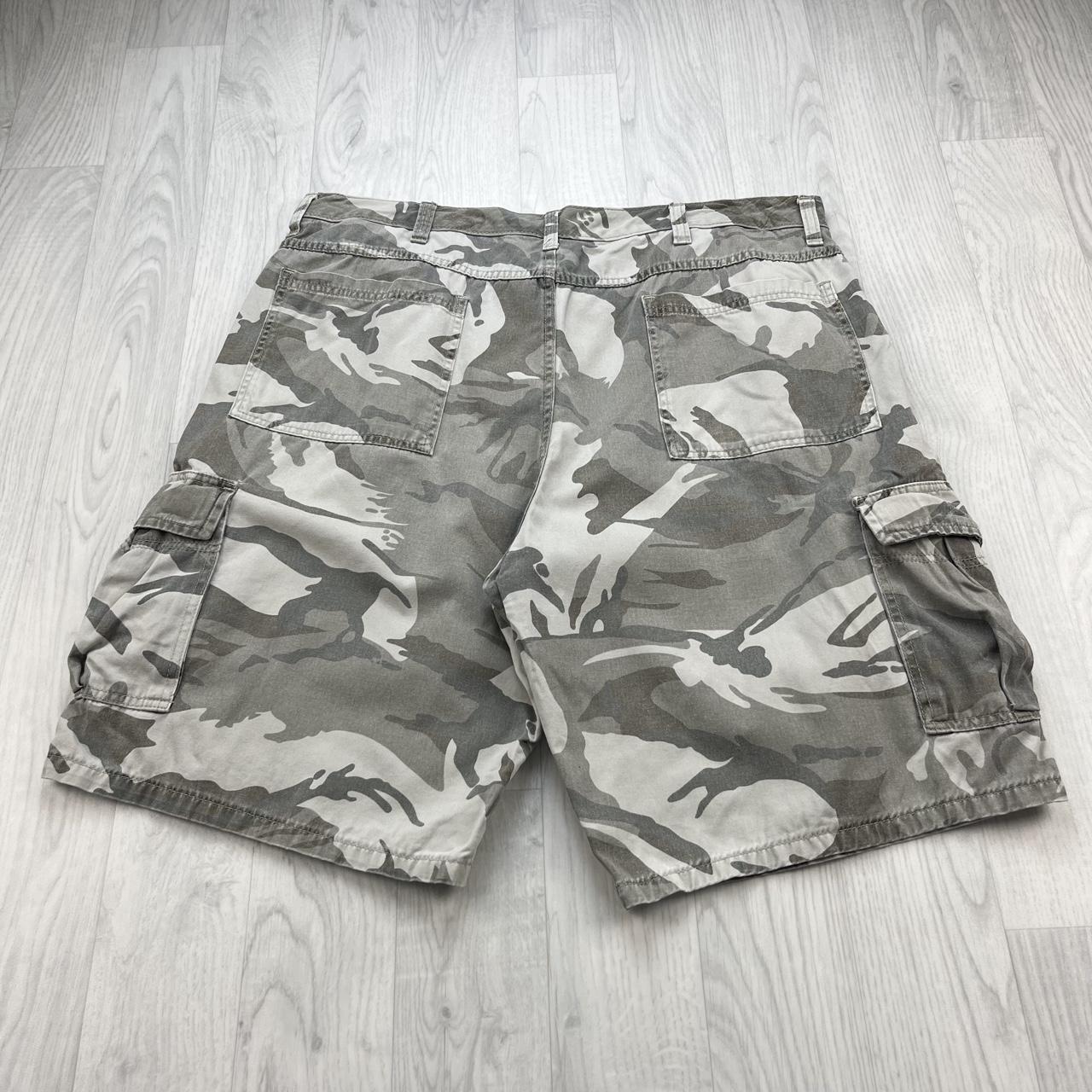 VINTAGE Y2K WRANGLER BAGGY CAMO CARGO SHORTS KHAKI CREAM