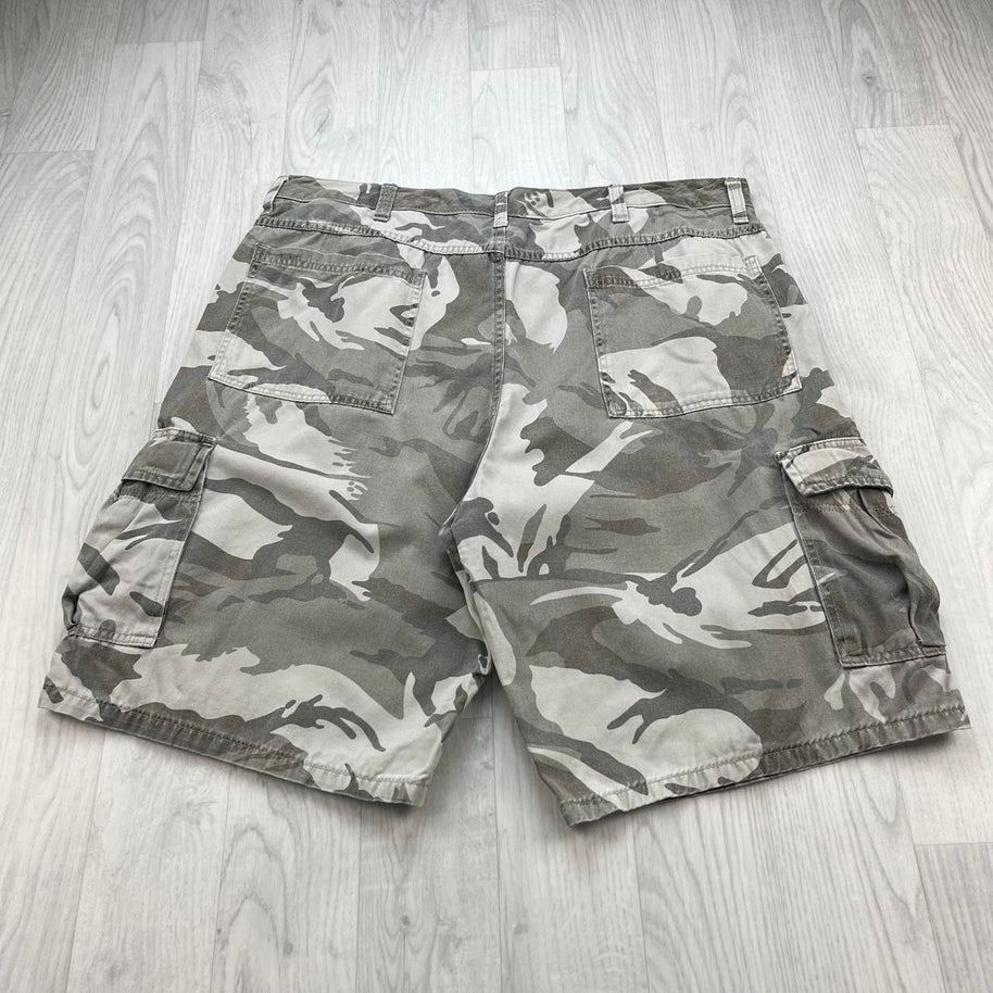 VINTAGE Y2K WRANGLER BAGGY CAMO CARGO SHORTS KHAKI CREAM