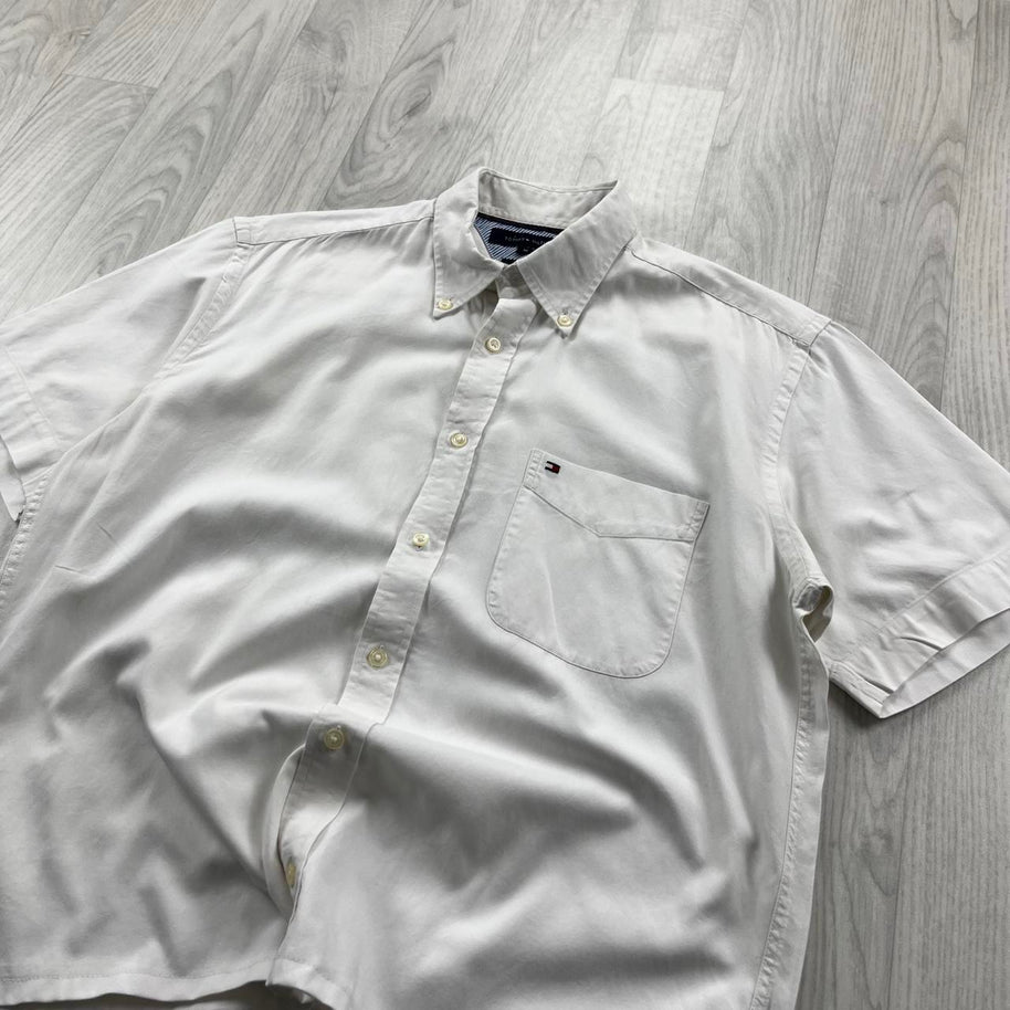 VINTAGE 00s TOMMY HILFIGER PLAIN CROPPED SHORT SLEEVE BUTTON UP SHIRT WHITE