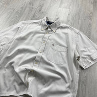 VINTAGE 00s TOMMY HILFIGER PLAIN CROPPED SHORT SLEEVE BUTTON UP SHIRT WHITE