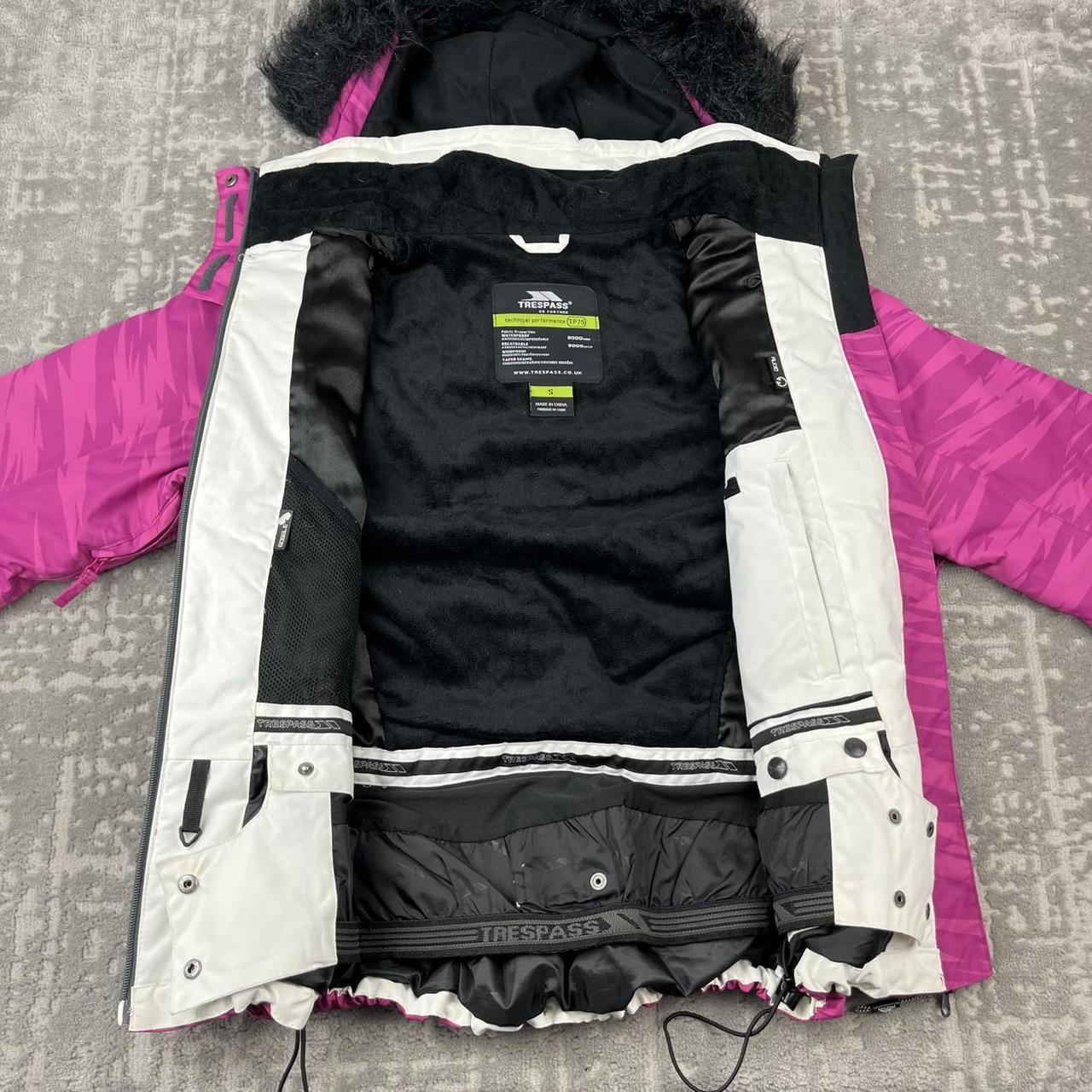 VINTAGE Y2K TRESSPASS CAMO FLUFFY HOOD SKI JACKET PINK