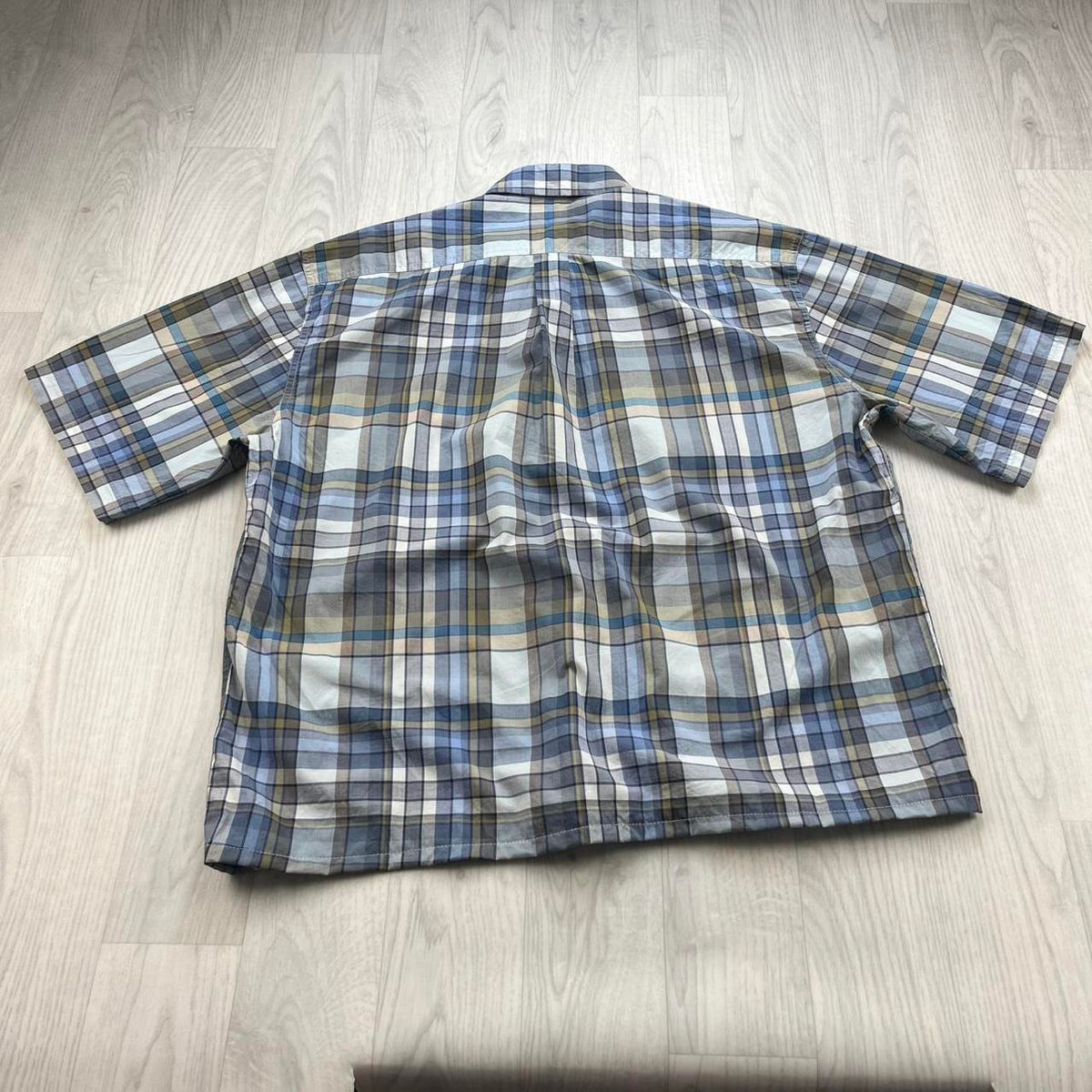 VINTAGE 00s BARBOUR CHECKERED CROPPED SHORT SLEEVE BUTTON UP SHIRT BLUE