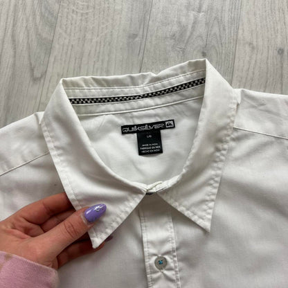 VINTAGE Y2K QUIKSILVER GRAPHIC SHORT SLEEVE SHIRT WHITE