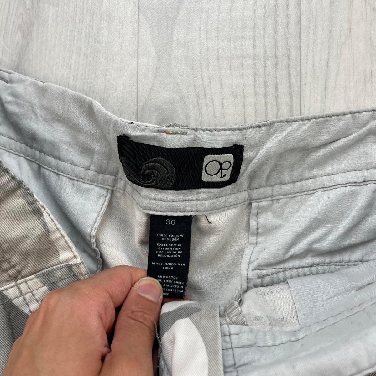 VINTAGE Y2K OCEAN PACIFIC BAGGY CAMO CARGO SHORTS GREY