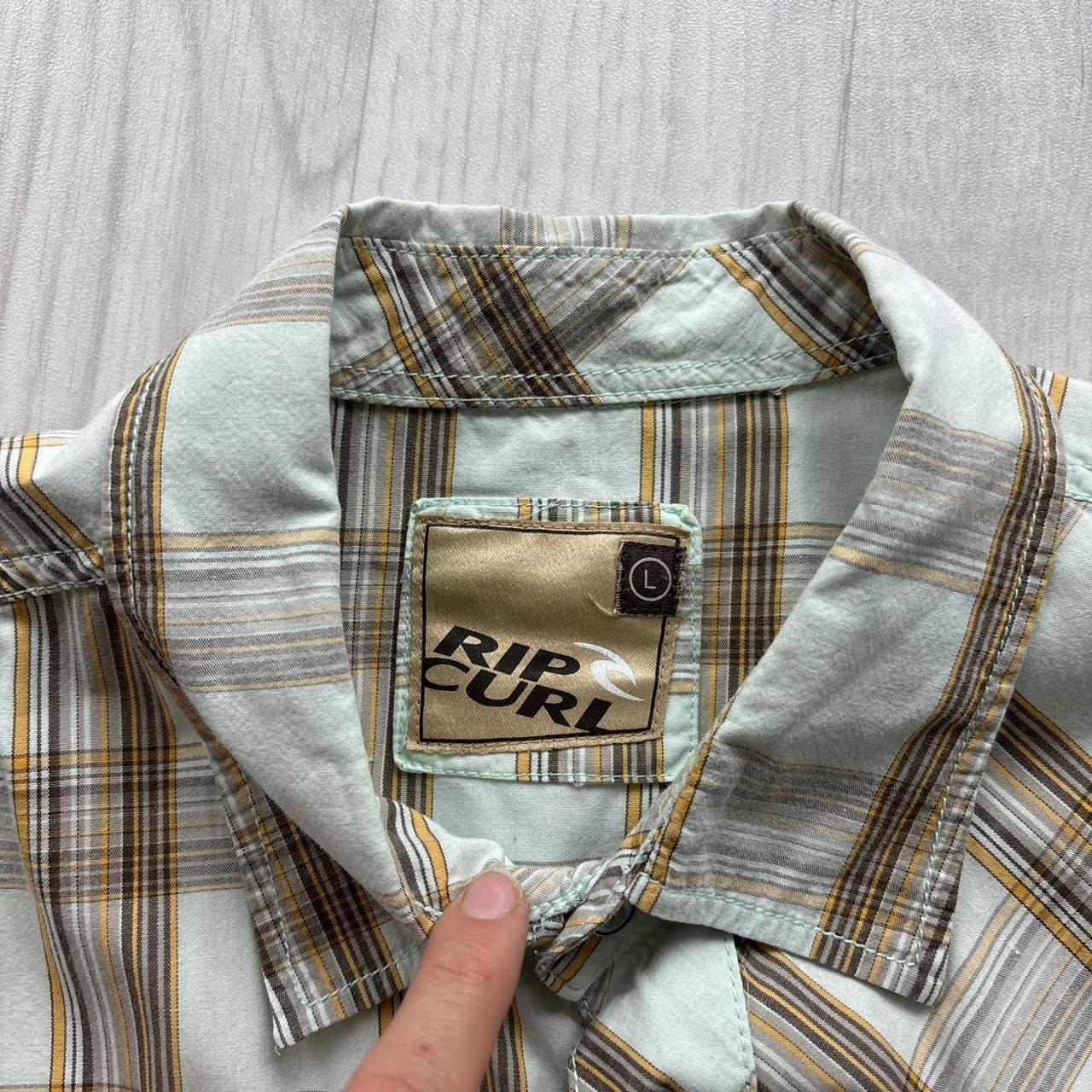 VINTAGE Y2K RIP CURL PLAID SHORT SLEEVE SHIRT GREY
