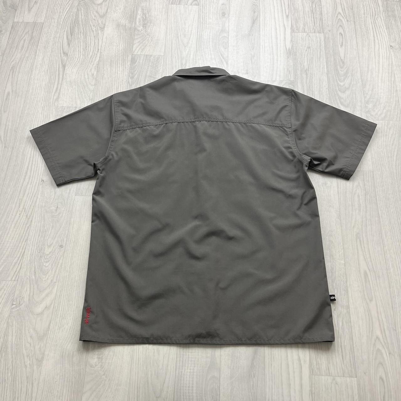 VINTAGE Y2K AIRWALK SHORT SLEEVE SHIRT BROWN