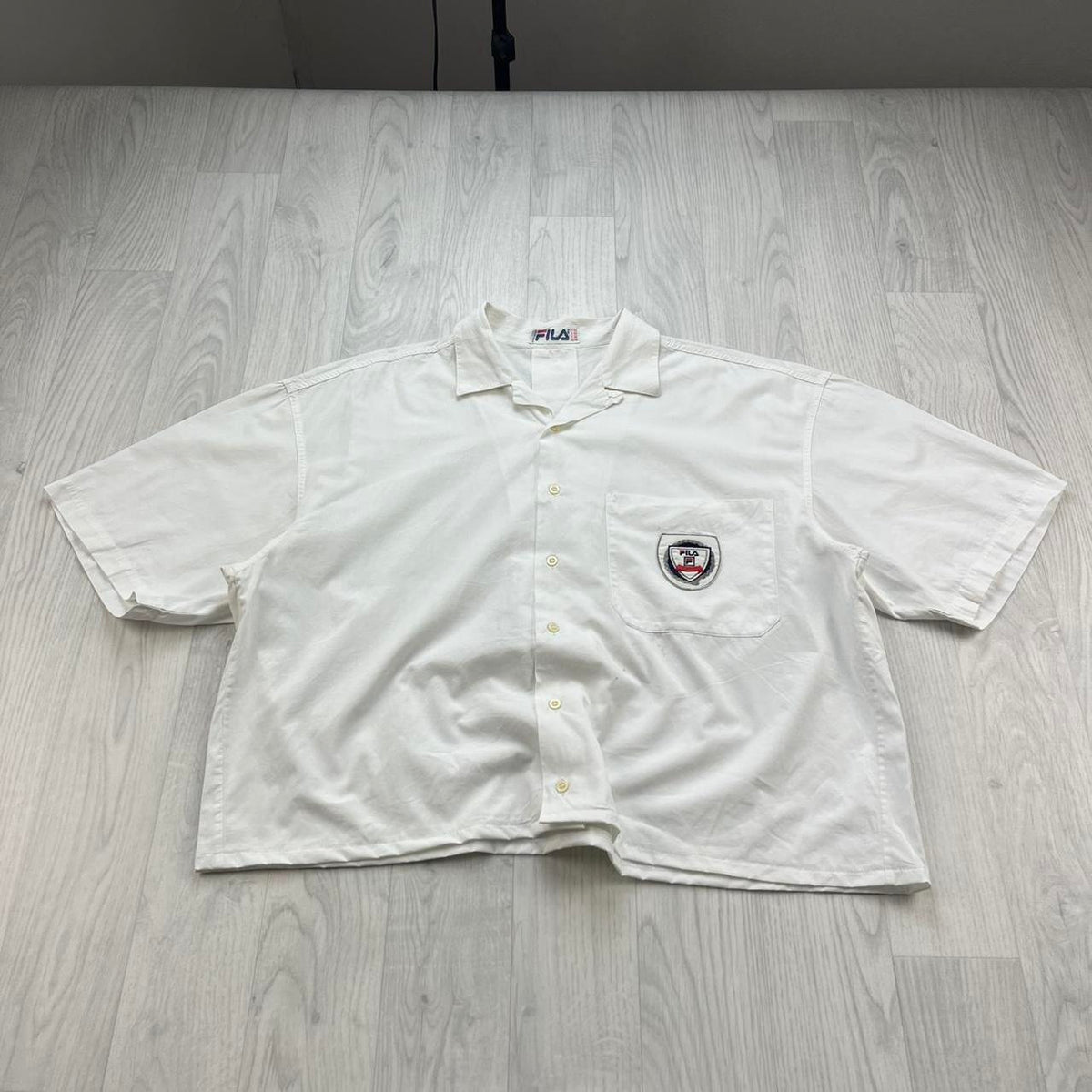 VINTAGE 00s FILA PLAIN CROPPED SHORT SLEEVE BUTTON UP SHIRT WHITE