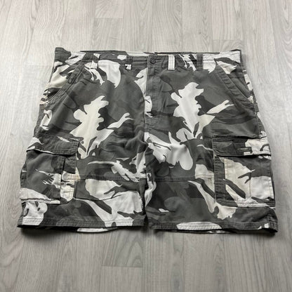 VINTAGE Y2K WRANGLER BAGGY LOOSE CAMO SHORTS