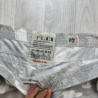 VINTAGE Y2K BAGGY CAMO CARGO SHORTS GREY / WHITE